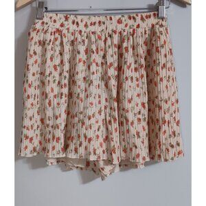 Chelsea & Violet Medium Pleated Floral Romantic Feminine Occasion Shorts